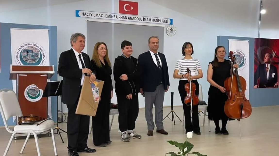 18.04.2023 günü okulumuzda İzmir Devlet Konservatuarı Yaylı Çalgılar Topluluğunu misafir ettik.